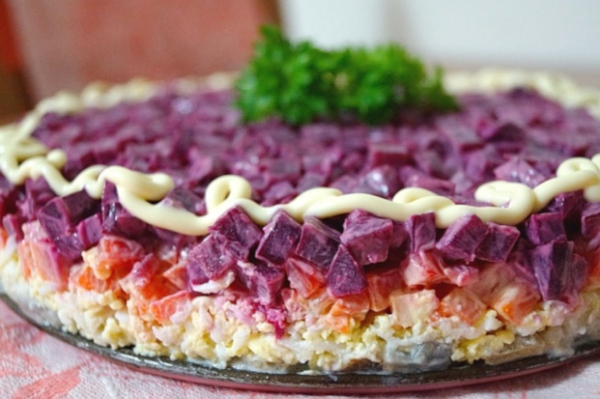 russia-under-fur-coat-600