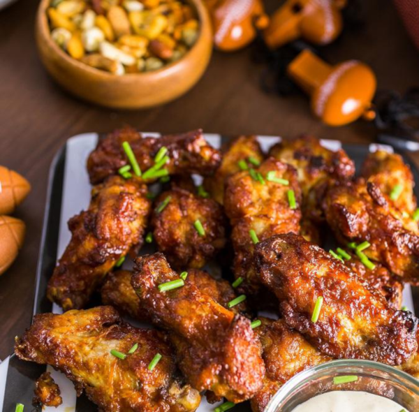 Football-Box-Wings-courtesy-of-Elegant-Affairs-Caterers-600